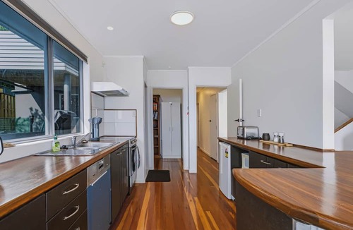 Tairua House | Ocean View Beach Beauty - Tairua Holiday Home