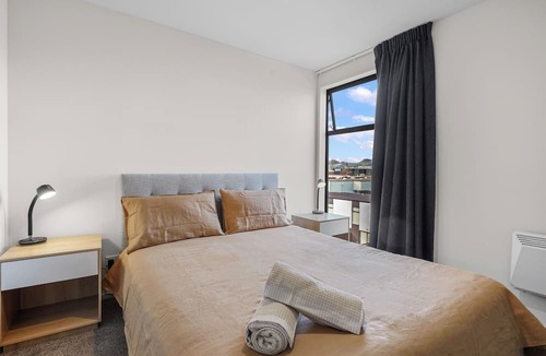 Christchurch City Centre Apartment | Central 2BR Apartment with City Views & Secure Parking