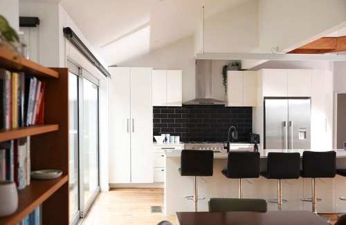 Takapuna House | Spacious Family Beach Escape