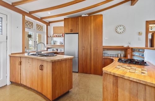 Lower Hutt House | Montague Manor - Wellington Holiday Home