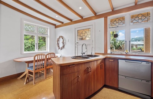 Lower Hutt House | Montague Manor - Wellington Holiday Home