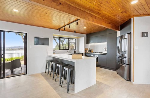 Cockle Bay House | Seaside Serenity - Stylish 4BR Home