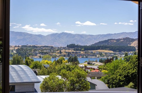 Wanaka House | Elevated Home in Wanaka