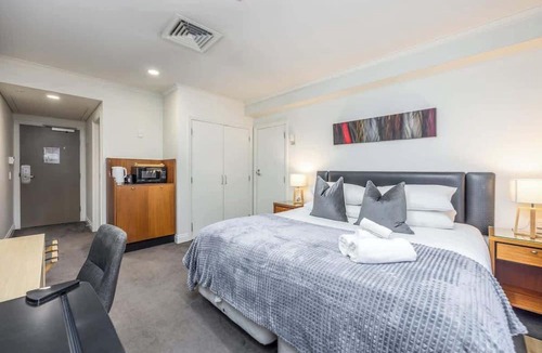 Auckland Central Business District Apartment | Highrise studio w AC, Pool and Gym in Auckland CBD