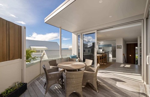 Mount Maunganui Apartment | Seascape on Sunbrae with Sea Views
