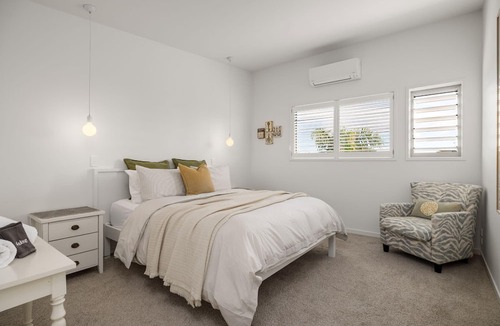 Mount Maunganui Apartment | Seascape on Sunbrae with Sea Views