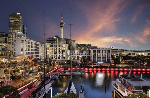 Auckland Central Business District Apartment | King Bed Retreat in Viaduct Point 5-Star Location