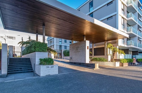 Auckland Central Business District Apartment | Viaduct Harbour Views and Two Private Ensuites