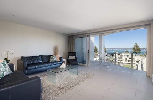 Mount Maunganui Apartment | Massive apartment with huge views!