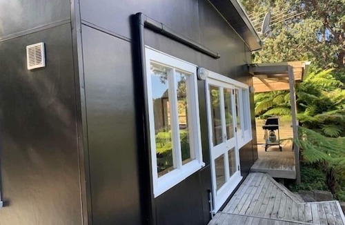 Waiheke Island Cottage | Two bedroom completely renovated quintessential Waiheke Bach