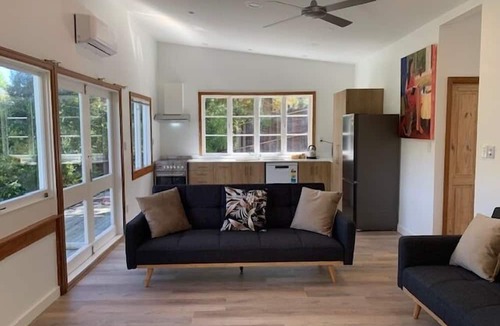 Waiheke Island Cottage | Two bedroom completely renovated quintessential Waiheke Bach