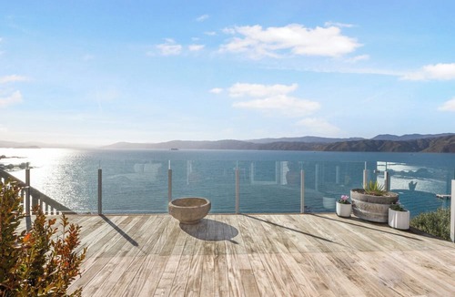 Seatoun House | Seatoun View - 4 bed, 2 bath with spa overlooking Seatoun and Wellington Harbour