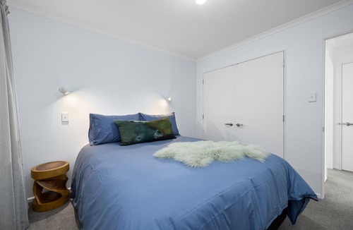 Mount Maunganui Apartment | Seaside Studio with Fully equipped kitchen