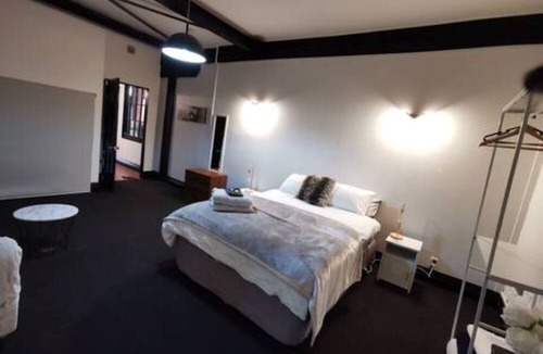 Te Aro Apartment | Spacious Inner-City Apartment!