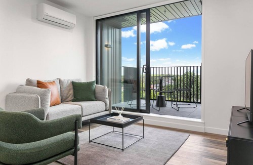 Mount Wellington Apartment | Urban Rest Sylvia Park