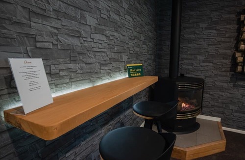 Halswell House | Christchurch | Sleeps 12 | Hot Tub + Sauna
