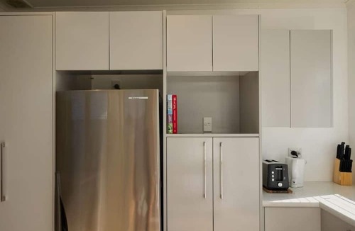 Rothesay Bay Apartment | Cosy home in Rothesay Bay| by Furnished Rentals