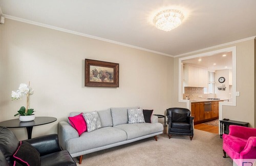 Mount Eden Apartment | Spacious Mt Eden Apartment|by Furnished Rentals