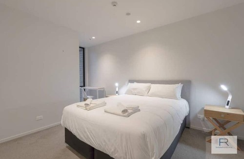 Onehunga Apartment | Beautiful Garden Apartment| by Furnished Rentals