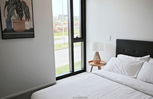 Albany Apartment | Albany Centre - 2 Bedrooms with Free Carpark - Walk to mall and Bus station