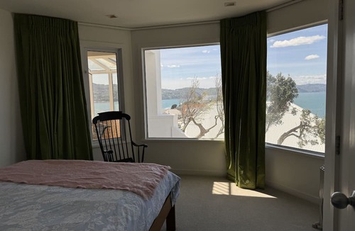 Oriental Bay Villa | Super large seaview house