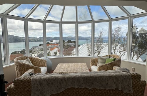 Oriental Bay Villa | Super large seaview house