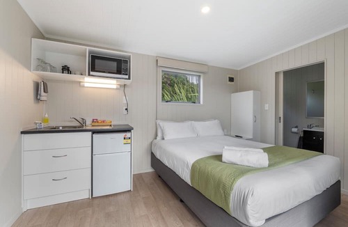 Fitzroy Cabin | Fitzroy Beach Holiday Park