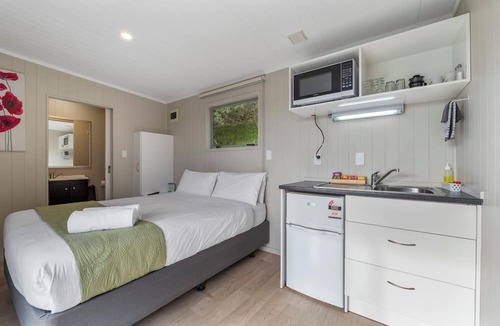 Fitzroy Cabin | Fitzroy Beach Holiday Park
