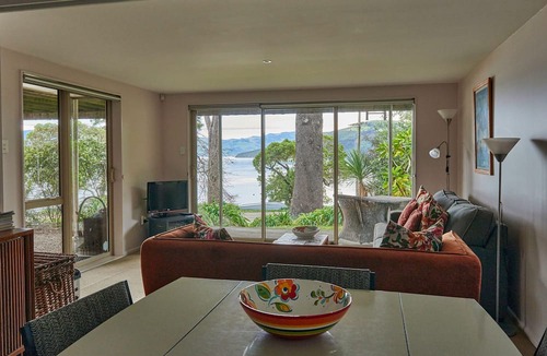 Akaroa Apartment | Akaroa on the Beach Apartments