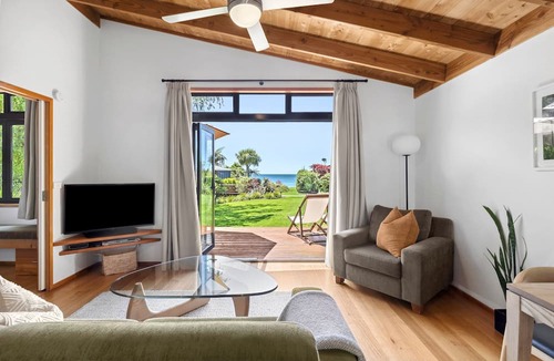 Parapara House | Adrift In Golden Bay