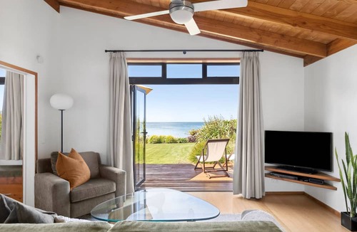 Parapara House | Adrift In Golden Bay