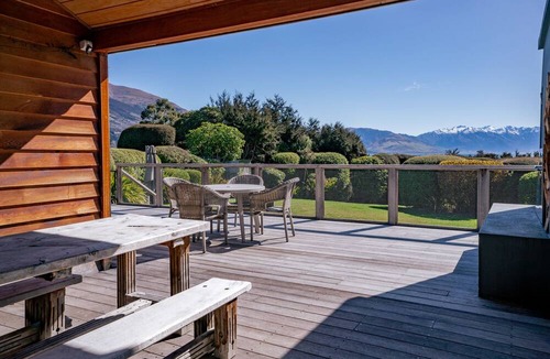 Lake Hawea House | Hāwea Lakehouse - Lake Hāwea Holiday Home