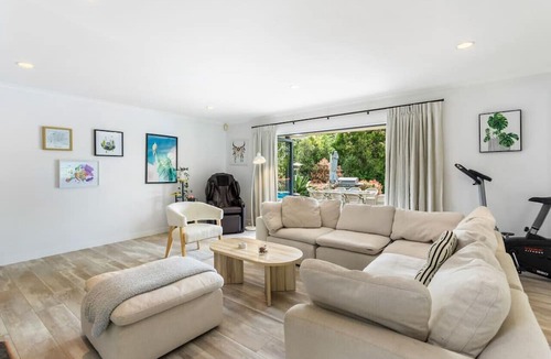 Dairy Flat House | Ultimate 5-Bedroom Rural Poolside Oasis | Auckland