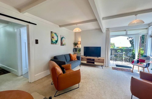 Devonport Apartment | Cheltenham Beach Apartment, Devonport