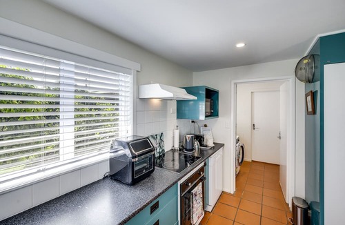 Raukawa House | The Barn At 2111- Hastings Holiday Home