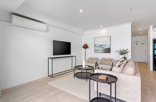 Auckland Central Business District Apartment | QV Stays Waterfront Getaway