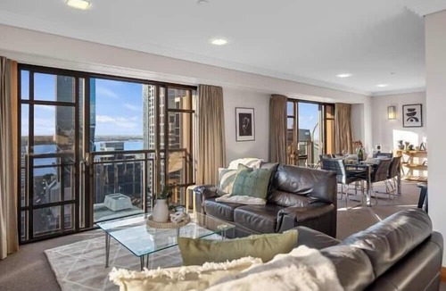 Auckland Central Business District Apartment | Views @ Metropolis - Free Parking!