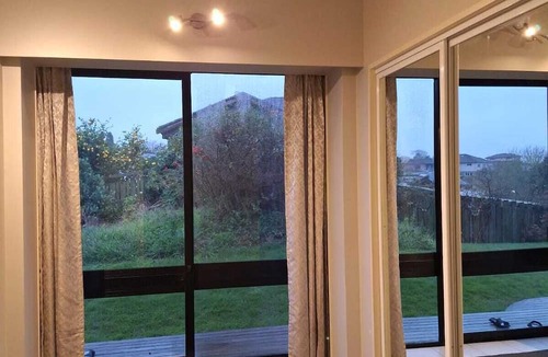 Te Awamutu House | Beauty with Panoramic Views of Mount Pirongia