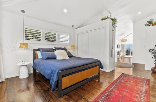 Muriwai Apartment | Waiata Manu Muriwai Birdsong Apartment Breathtaking Views!