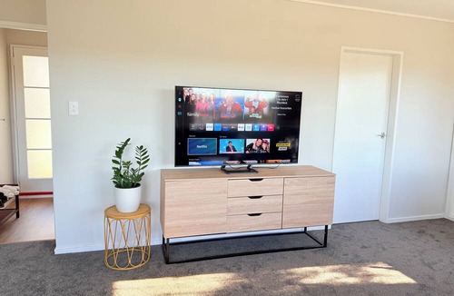 Johnsonville House | Cloud Catcher - Family Comfort & Scenic Views