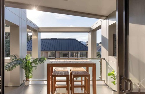 Mount Maunganui Apartment | Cosy Mount Base King Bed, Ensuite & Top Location