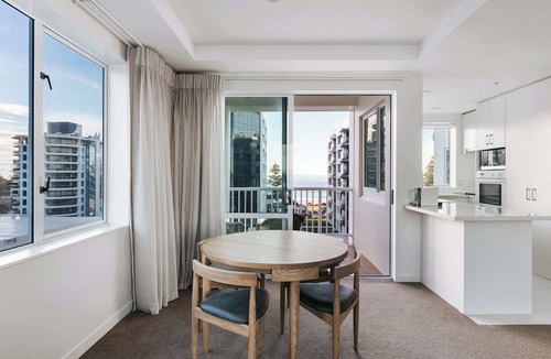 Mount Maunganui Apartment | Rustic Luxe Mount Escape Sea Views Pool & Gym
