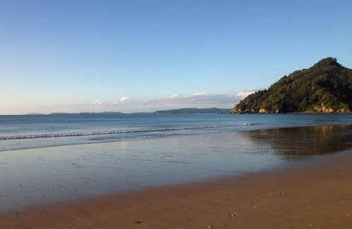 Kuaotunu House | Kuaotunu Beachfront - prime location for a great holiday!