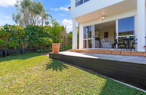 St. Heliers Condo | Wonderful Guest Suite Steps to St Heliers Beach