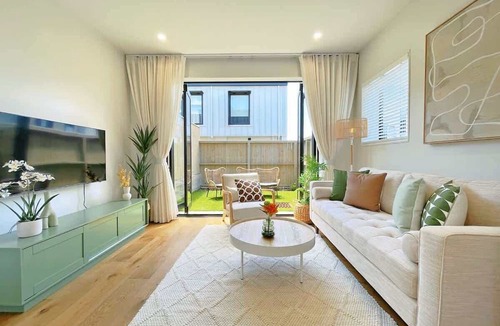 Grey Lynn Condo | Central Oasis Aircon 2BR vs Backyard near Ponsonby