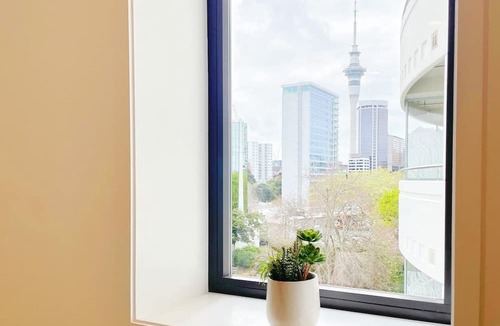 Newton Apartment | Incredible Park & SkyTower View Free Parking & AC