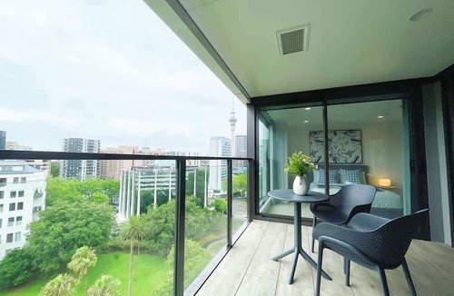 Newton Apartment | Unique Luxury Amazing SkyTower Parkview & Parking