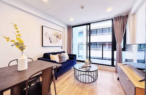 Auckland Central Business District Apartment | Peaceful Studio Nearby SkyTower & Queen St vs Pool