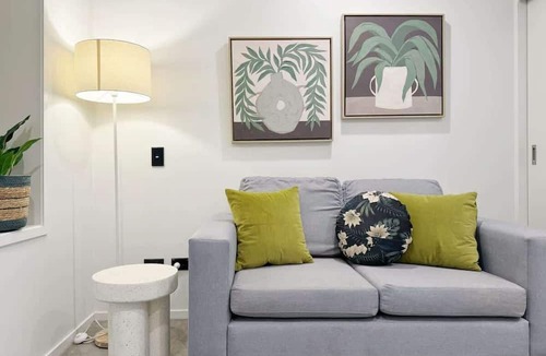 Auckland Central Business District Apartment | Lush City Escape - 1B Studio Near Skytower vs Pool