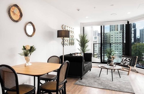 Newton Apartment | Luxury Parkside Living on Queen St vs AC Pool Gym